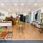 Saigon Style Hostel & Cafe